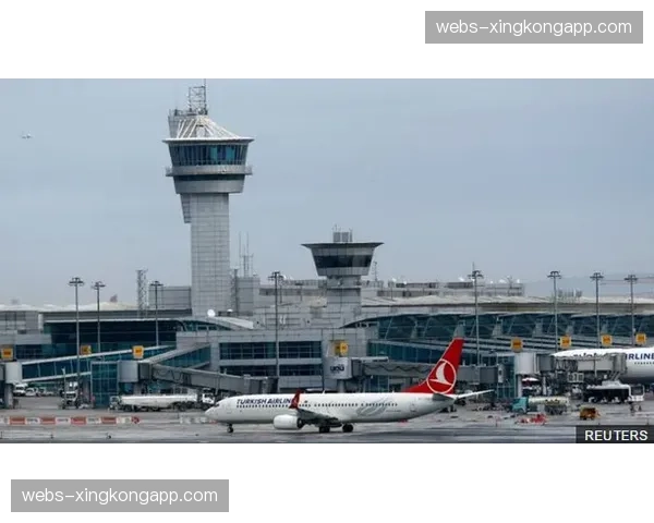 伊斯坦布尔阿塔图尔克奥林匹克体育场开始铺设新草皮