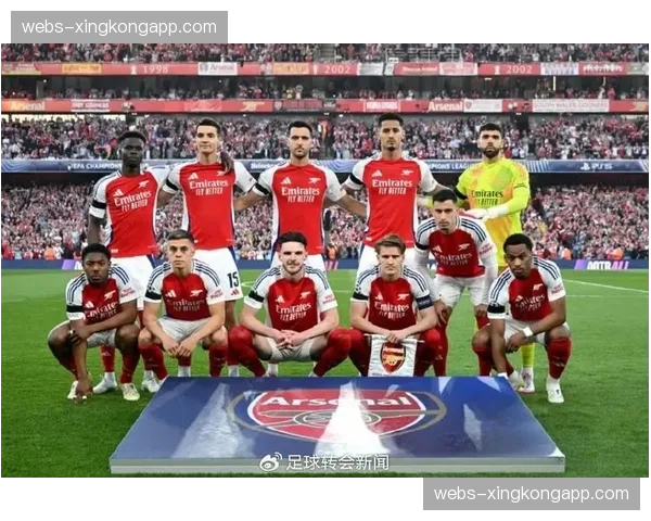 特写:阿森纳时隔多年重返欧冠四强,主帅阿尔特塔与教练组相拥庆祝 特写:阿森纳时隔多年重返欧冠四强,主帅阿尔特塔与教练组相拥庆祝