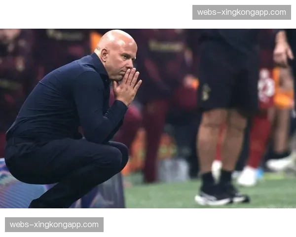 利物浦主帅斯洛特：埃基蒂克含泪离场，伤势非常不乐观