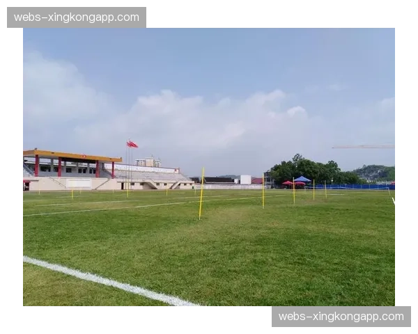 环境因素影响定位球效率，各队调整训练方案应对不同场地